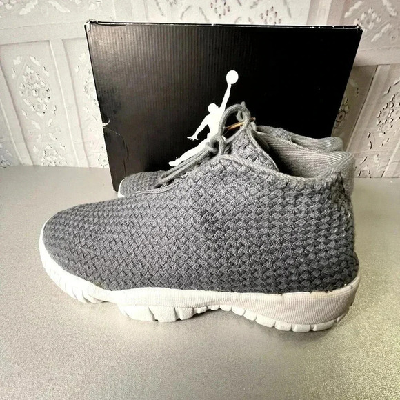 Air Jordan Future Low BG Mid Basketball 5Y Shoes Athletic Sneaker Gray Knit - Picture 3 of 7